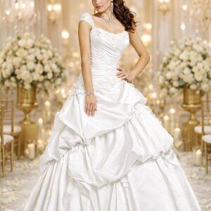 NWT Maggie Sottero Strapless Wedding Dress White Size 8